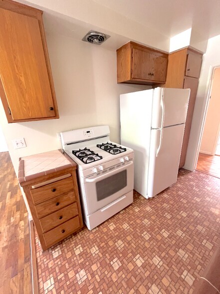 Building Photo - 807 3rd St