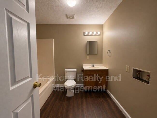 Building Photo - 1375 Thompsonville Ln