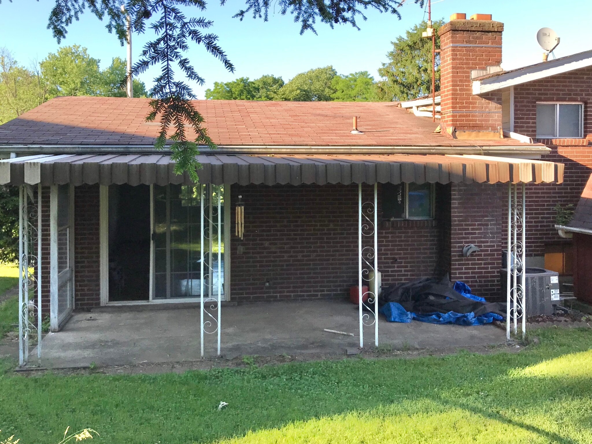Large covered patio with room for grill - 1262 Onondago St