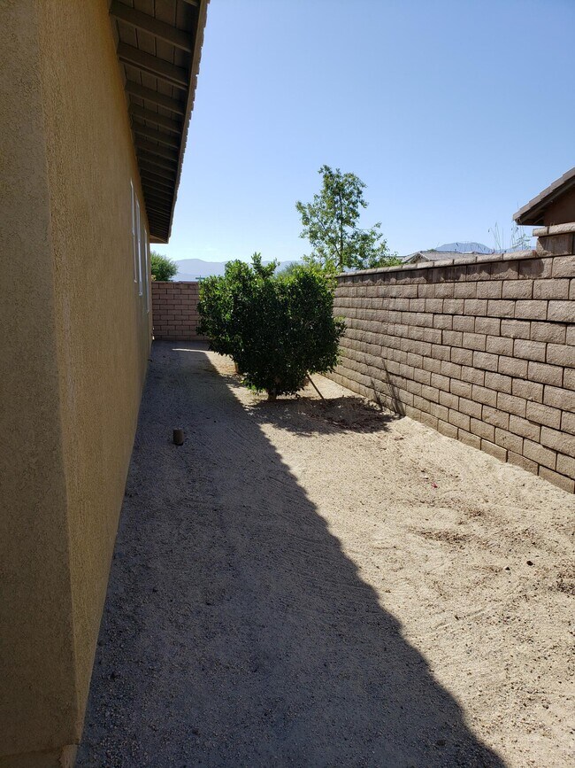 Building Photo - 82814 Plymouth Dr