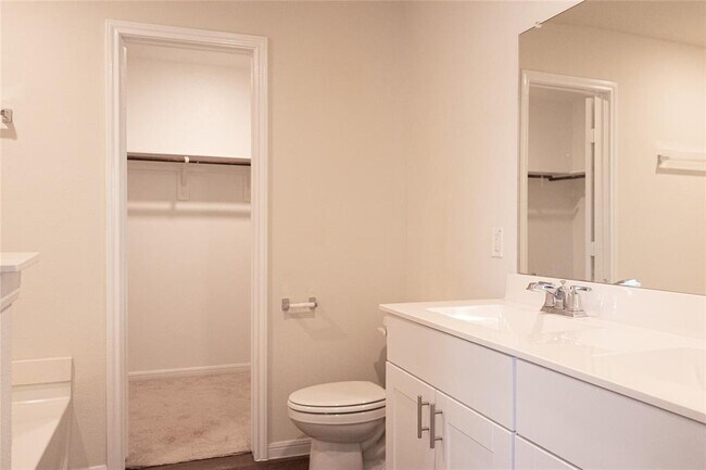 Building Photo - 14511 Sweet Cherry Dr