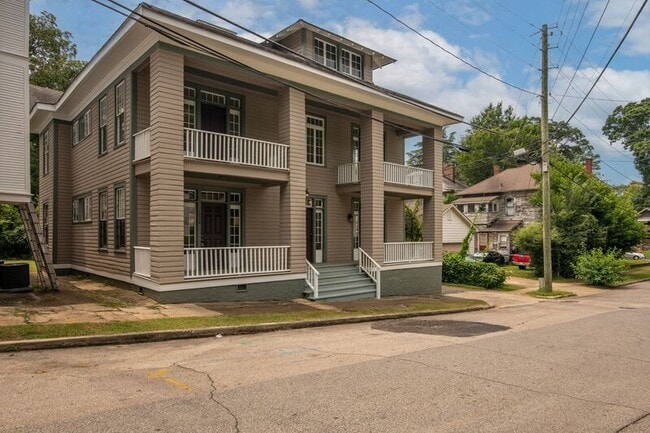 Building Photo - 1217 15th Ave S
