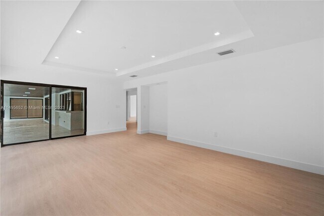Building Photo - 5254 NW 94th Doral Pl