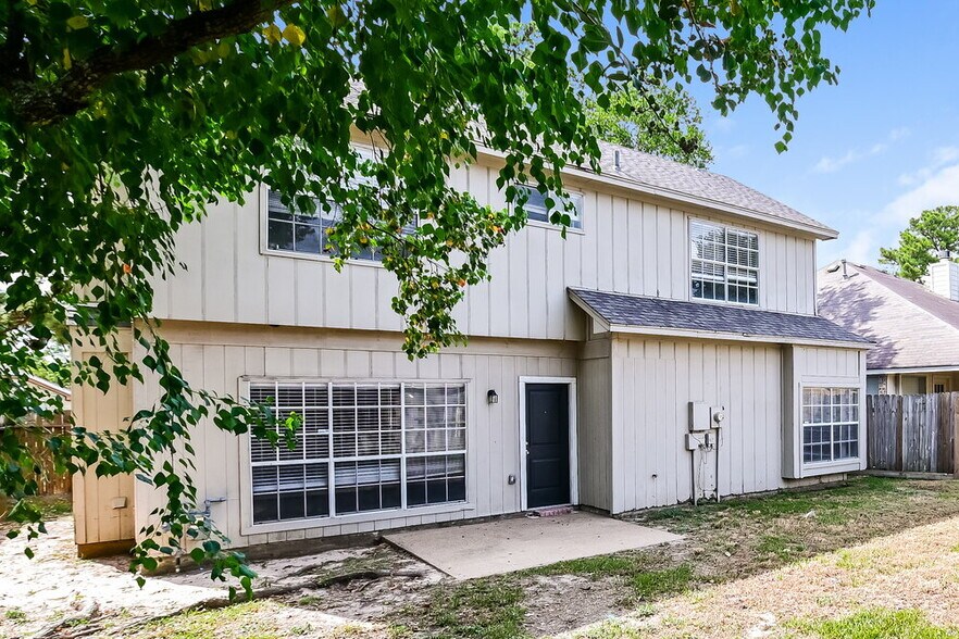 Building Photo - 6018 Fern Hollow Ct