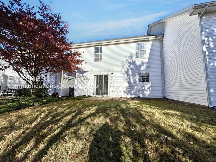 Building Photo - 204 Cottonwood Creek Cir