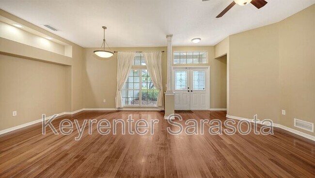Building Photo - 6219 Aventura Dr