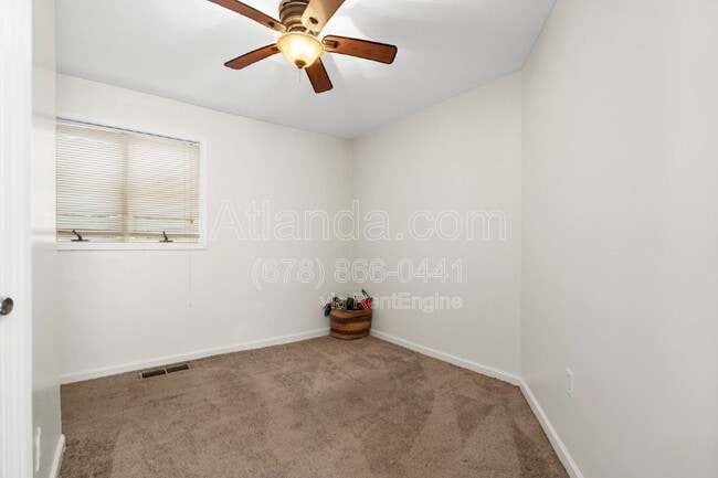 Building Photo - 153 Little St SE