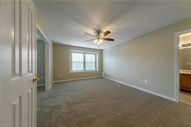 Building Photo - 108 White Cedar Ln