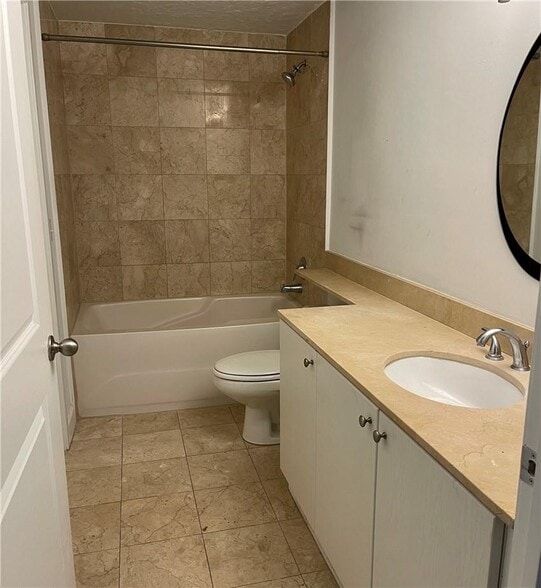 Building Photo - 170 SE 14th St