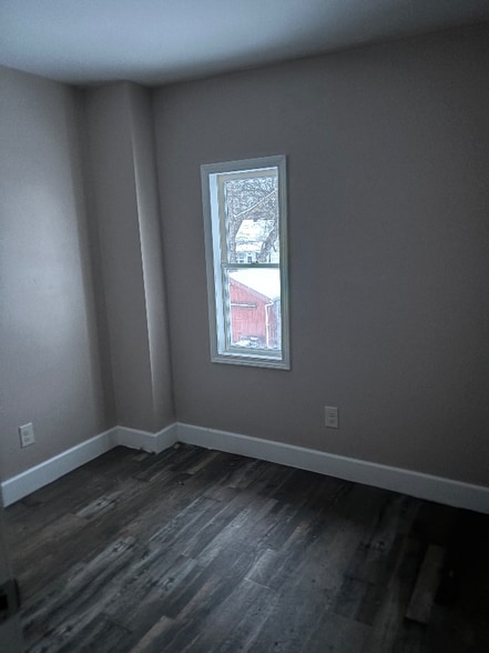 Building Photo - 2335 Maple Ave