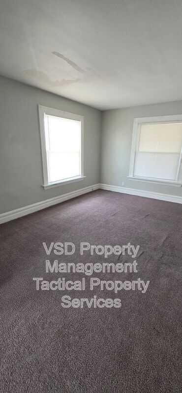 Building Photo - 8204 Vineyard Ave