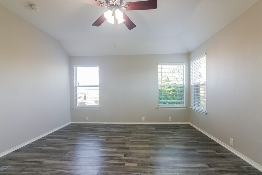 Building Photo - 1006 Zachary Dr