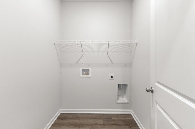 Building Photo - 1005 Sennema Cir