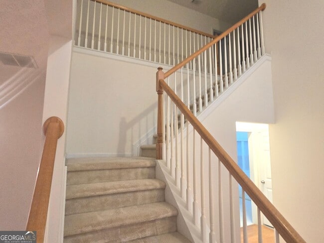 Building Photo - 3490 Southpointe Hill Dr NE