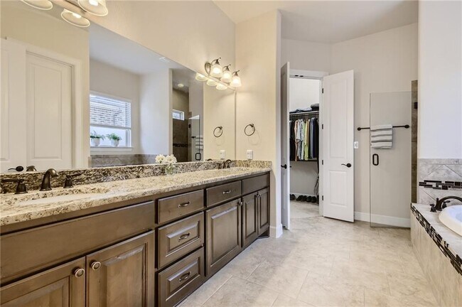 Building Photo - 717 Garner Park Dr