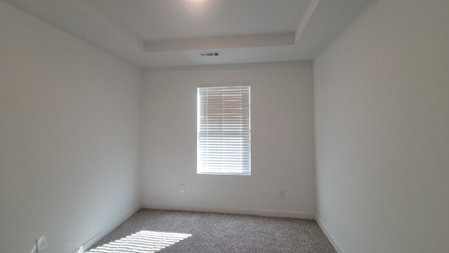 Building Photo - Section 8 Accepted!!! "Charming 3-Bed Oasis with Granite Elegance on Discovery Point Drive!"