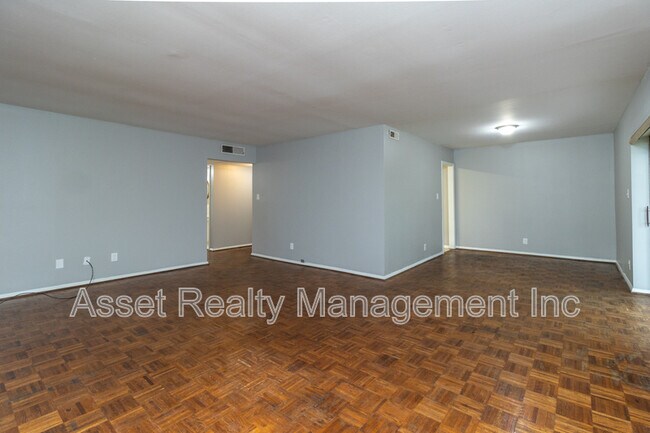 Building Photo - 3636 Taliluna Ave