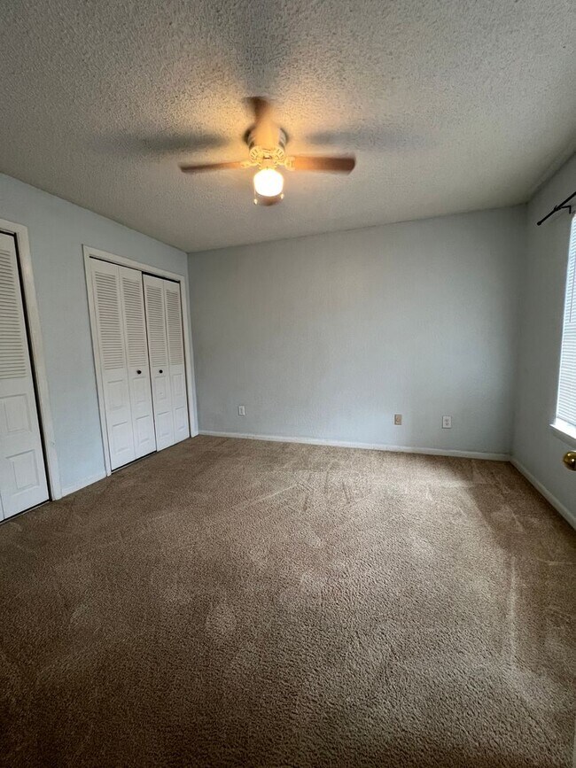 Building Photo - $500 CREDIT 1ST MONTH RENT- BEAUTIFUL COMM...
