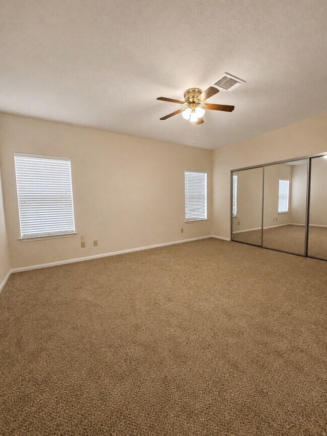 Building Photo - 2894 Holly Hall St