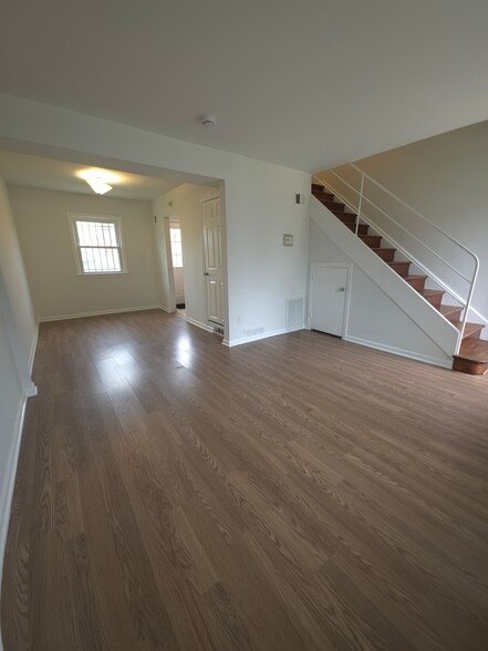 Building Photo - 2528 Iverson St