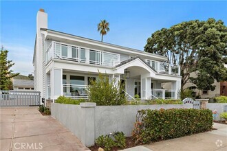 Building Photo - 450 Cliff Dr