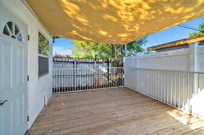 Building Photo - 7151 Taft St