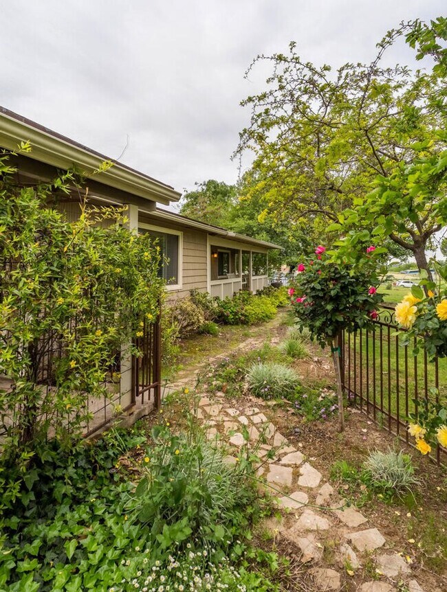 Building Photo - Peaceful Country Casita in the Foothills – 1 Bed / 1 Bath