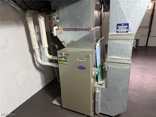 Building Photo - 22350 S Woodland Rd