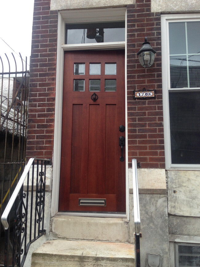 Building Photo - 1708 Pierce St