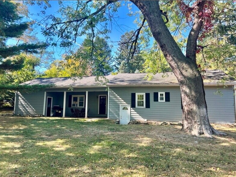 Building Photo - 3126 East Ave