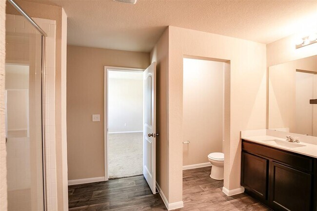 Building Photo - 15008 Custis Ln