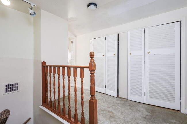 Building Photo - 6506 Memorial Ave