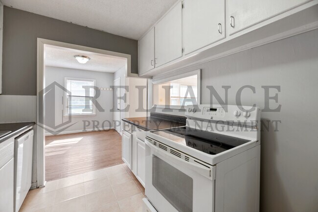 Building Photo - 1713 S Faulders Ln