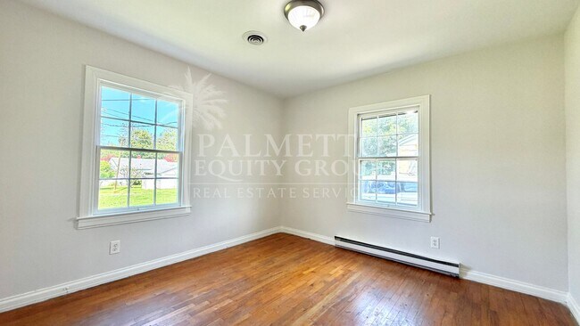 Building Photo - 1513 Summit Ave