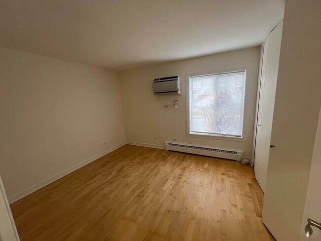 Building Photo - 2426 N Kennicott Dr