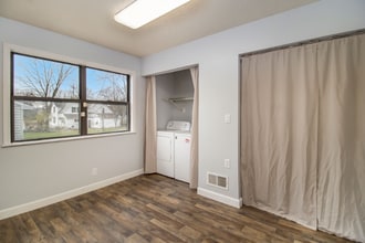 Building Photo - 408 N Perrine St