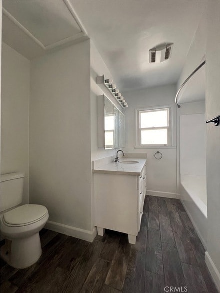 Building Photo - 2588 Genevieve St N