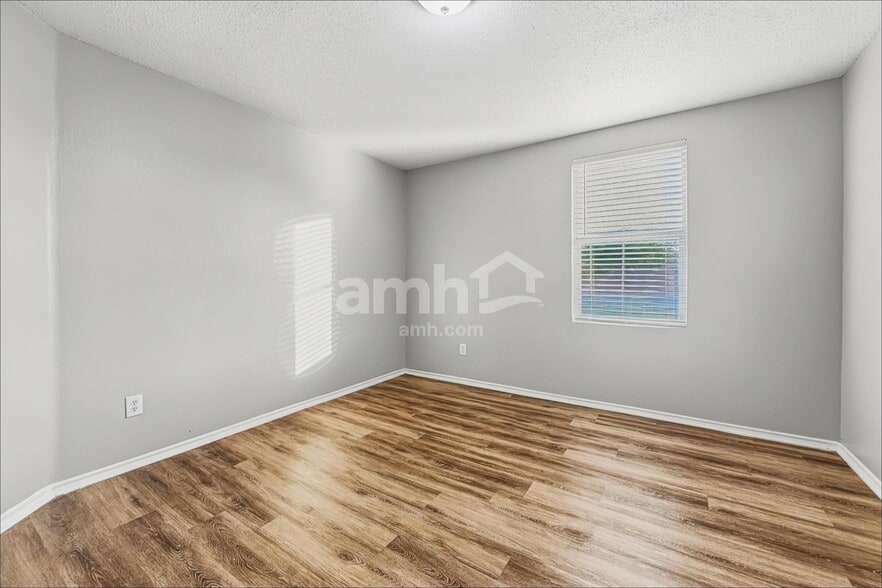 Building Photo - 1313 Cherokee Rose Ln