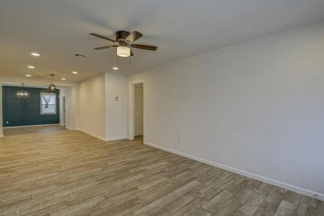 Building Photo - 2901 NW 43rd St