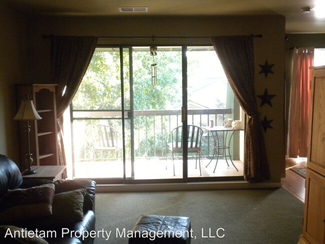 Building Photo - 2 br, 1 bath House - 1036 Brinker Drive #302
