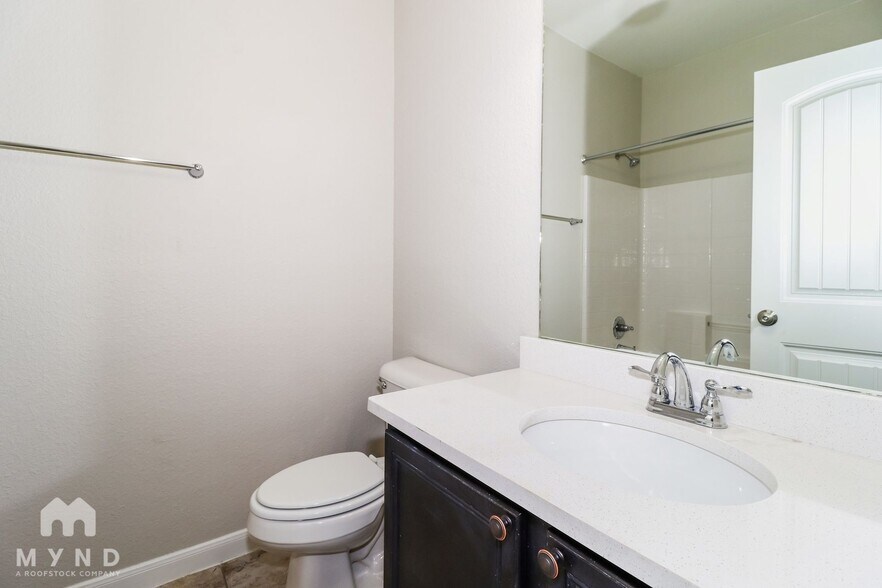Building Photo - 4605 Elderberry St