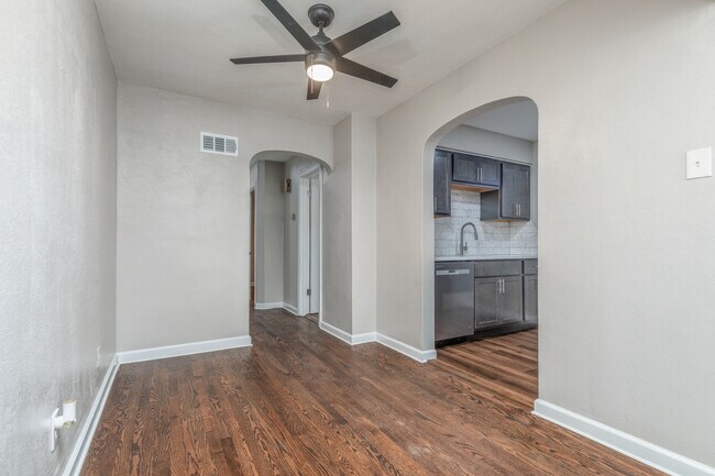 Building Photo - 6061 Potomac St