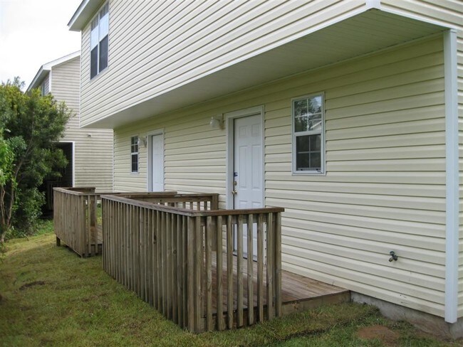Building Photo - 2009 Fannie Dr