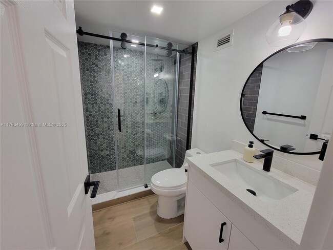 Building Photo - 2501 S Ocean Dr