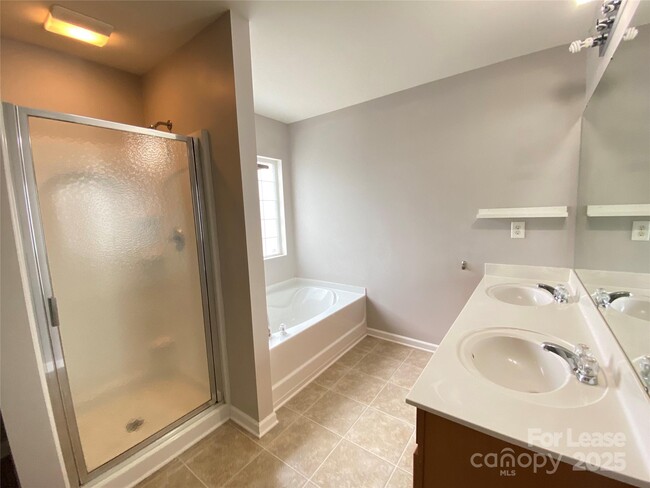 Building Photo - 7306 Lamplighter Close Dr