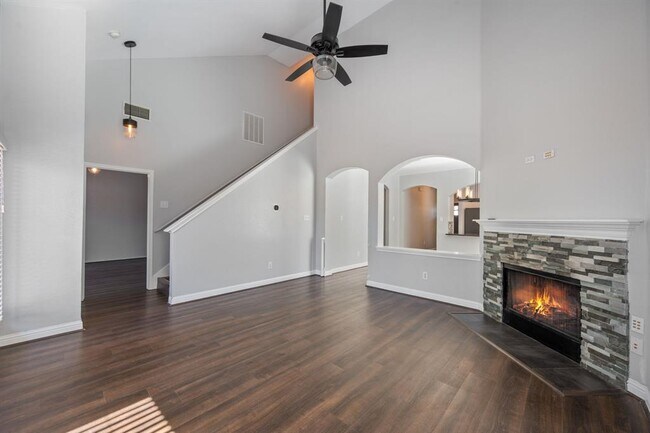 Building Photo - 11814 Bastrop St