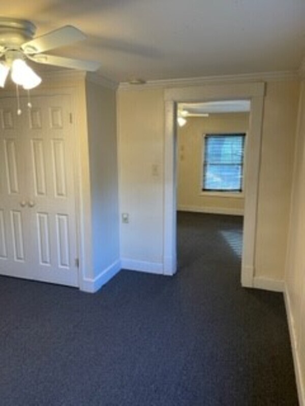 Building Photo - 1127 Lincoln Ave