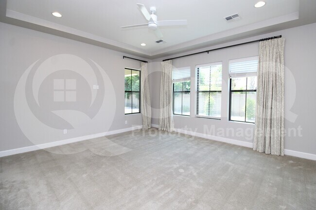 Building Photo - 3847 E Mead Dr