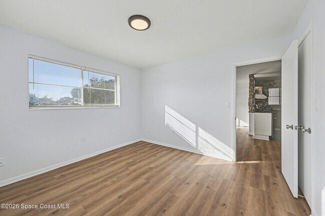 Building Photo - 115 Seminole Ave W