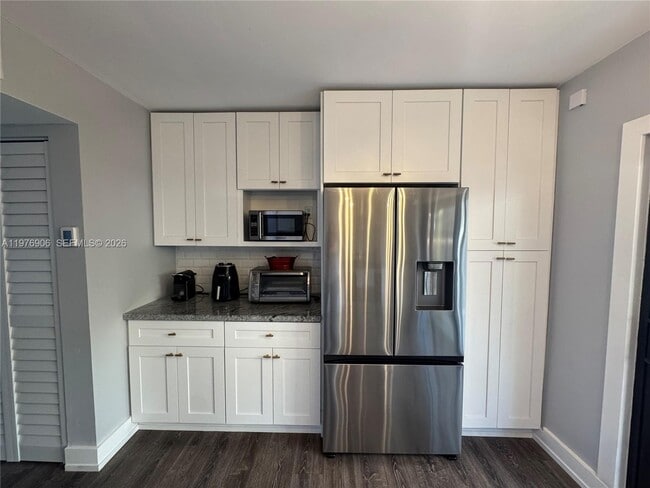 Building Photo - 7816 SW 102nd Ln